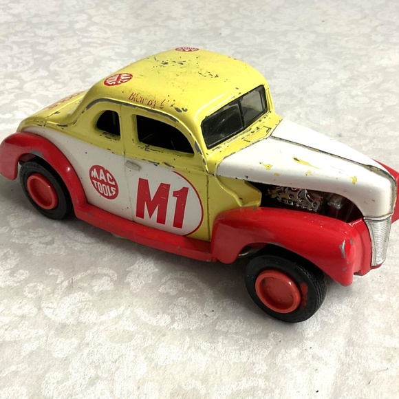 MAC Tools ERTL 1940 Ford Coupe Bank - Picture 5 of 5